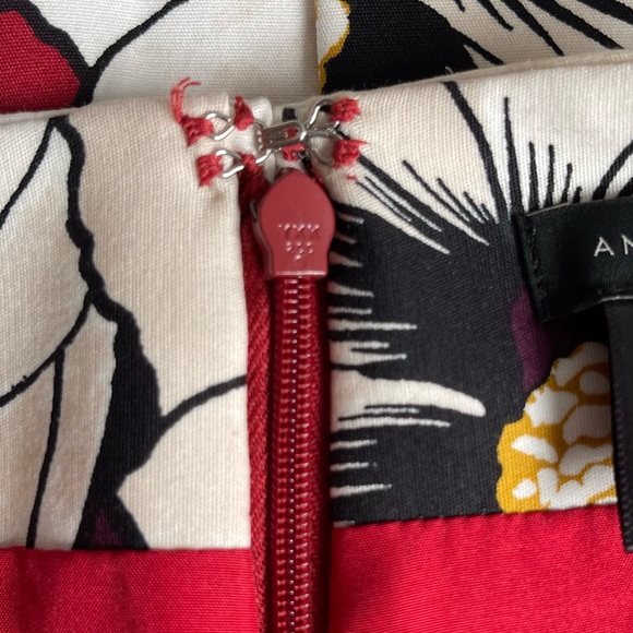 Ann Taylor Factory Red Floral Print Pencil Skirt Size 10 - Picture 8 of 11